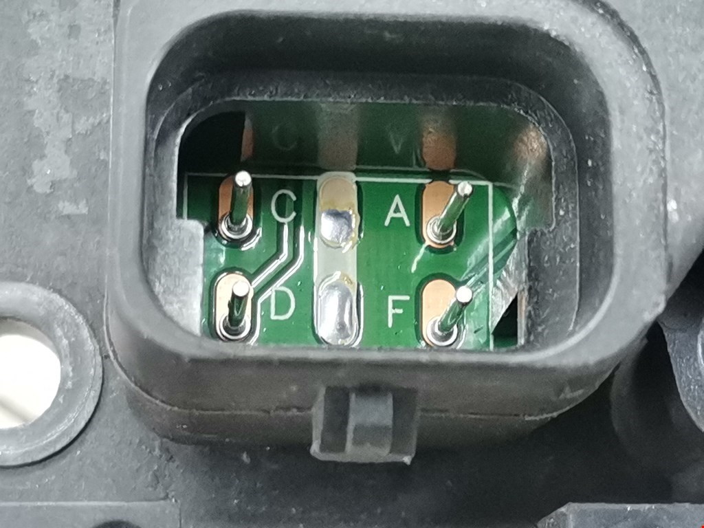 Тройник системы охлаждения TESLA Model S I 2012-н.в.