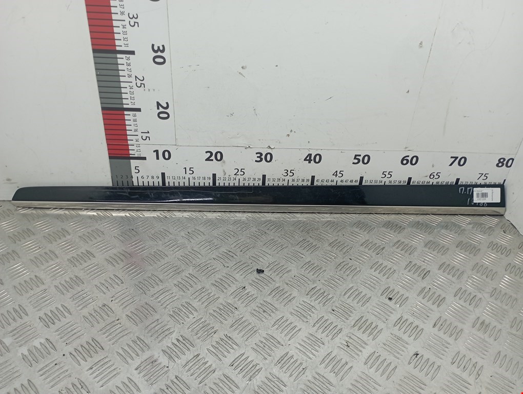 Накладка декоративная (молдинг) двери передней правой Mercedes GL-Class (X164) (2006-2012)