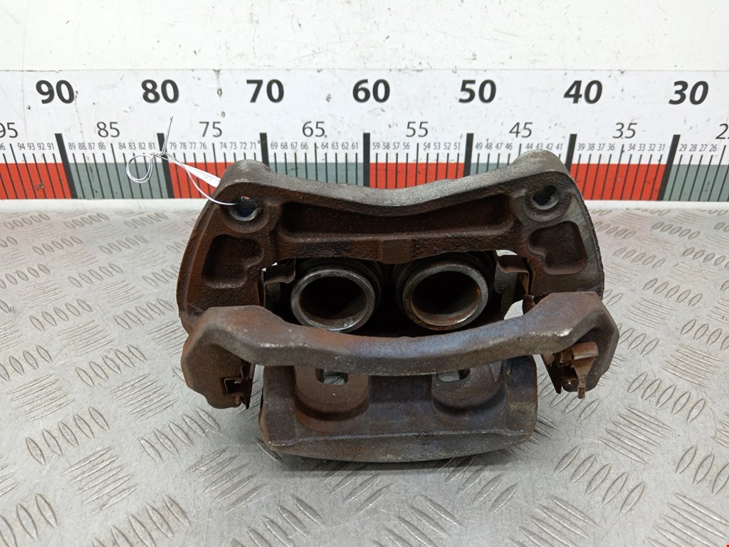 Суппорт передний правый NISSAN Qashqai J10 2006-2013