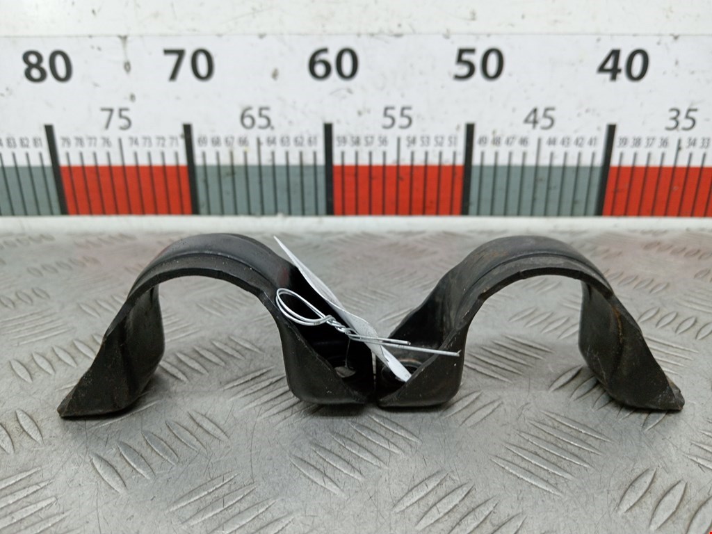 Кронштейн (крепление скоба) стабилизатора переднего Jaguar XF (X250) (2007-2015)