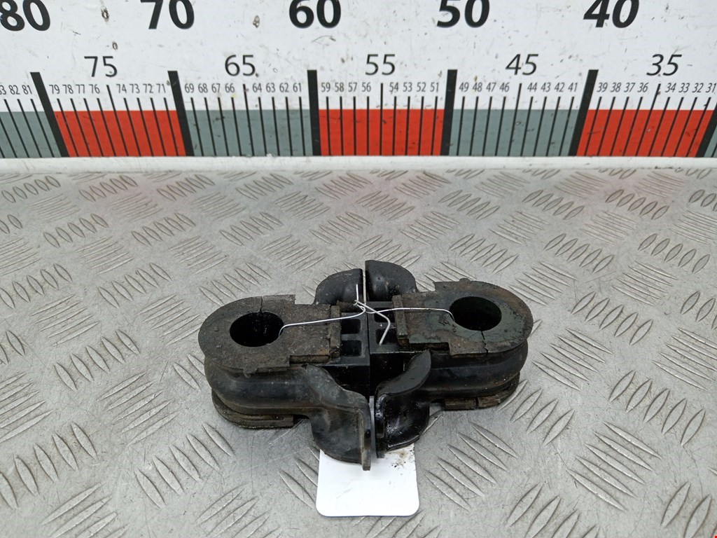 Кронштейн (крепление скоба) стабилизатора переднего Nissan Qashqai+2 (2008-2013)