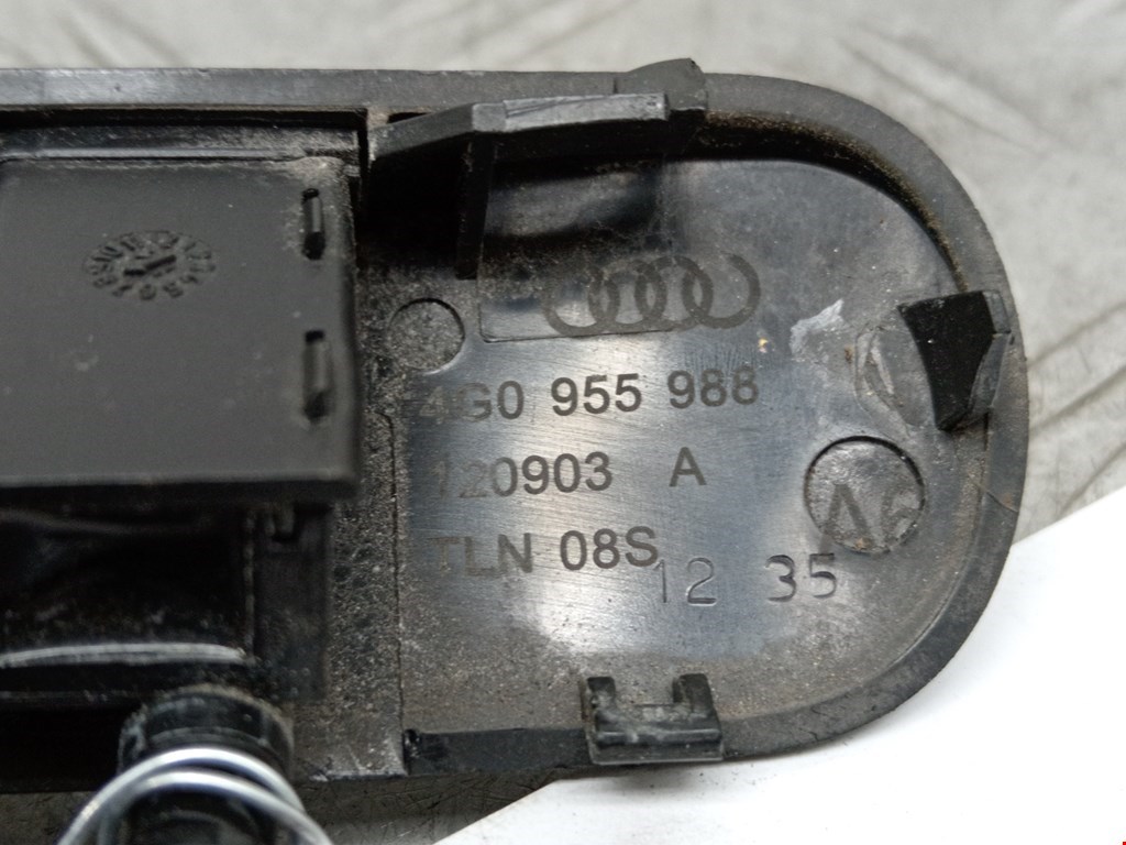 Форсунка омывателя лобового стекла AUDI A6 C7 2011-2018