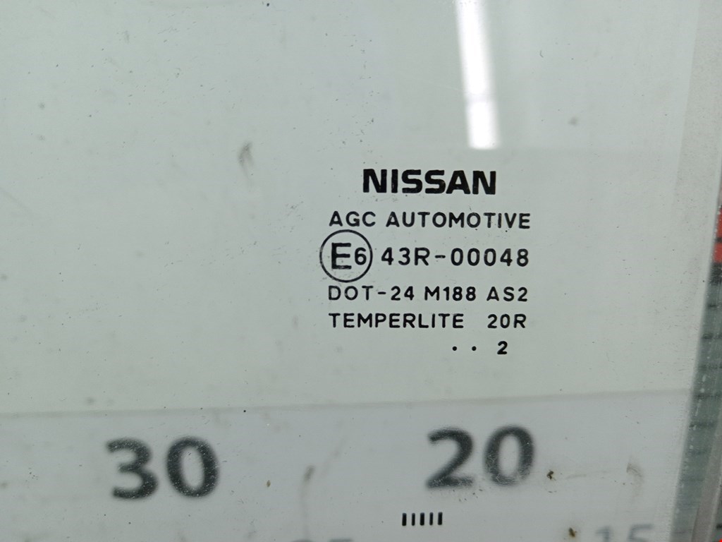 Стекло двери заднее левое NISSAN Qashqai J10 2006-2013