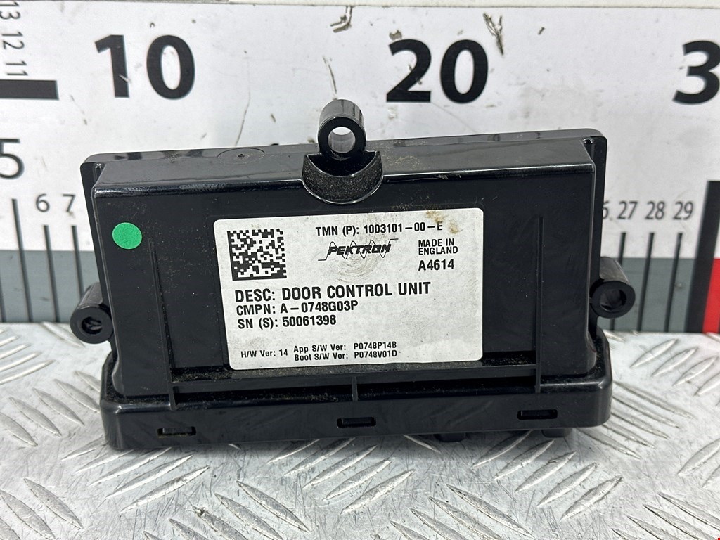 Блок управления двери Tesla Model S (2012-2023)