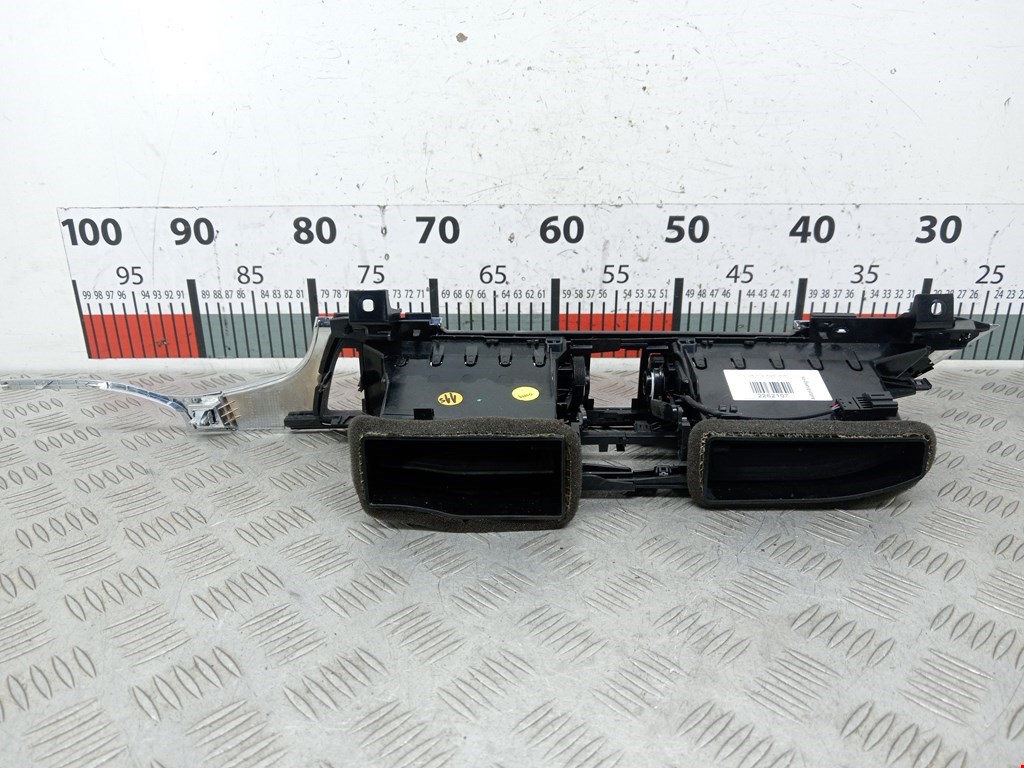 Дефлектор воздушный AUDI A6 C7 2011-2018