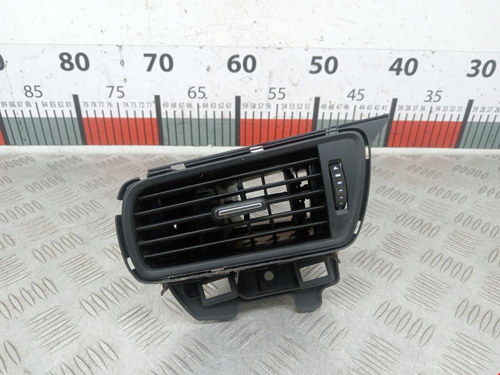 Дефлектор воздушный AUDI A6 C7 2011-2018