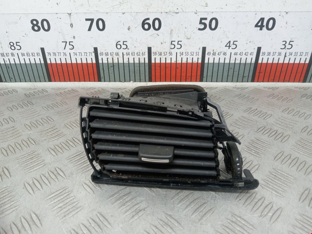 Дефлектор воздушный AUDI A6 C7 2011-2018