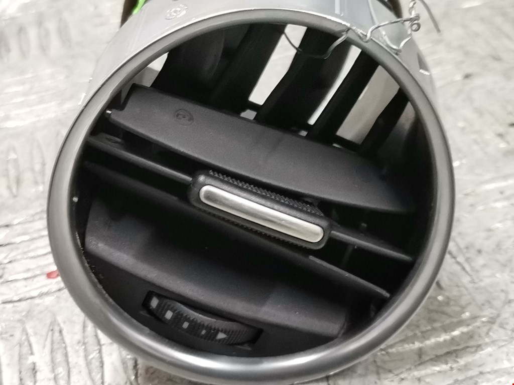 Дефлектор воздушный AUDI A4 B6 2001-2005