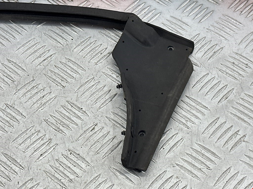 Уплотнитель двери TESLA Model S I 2012-н.в.