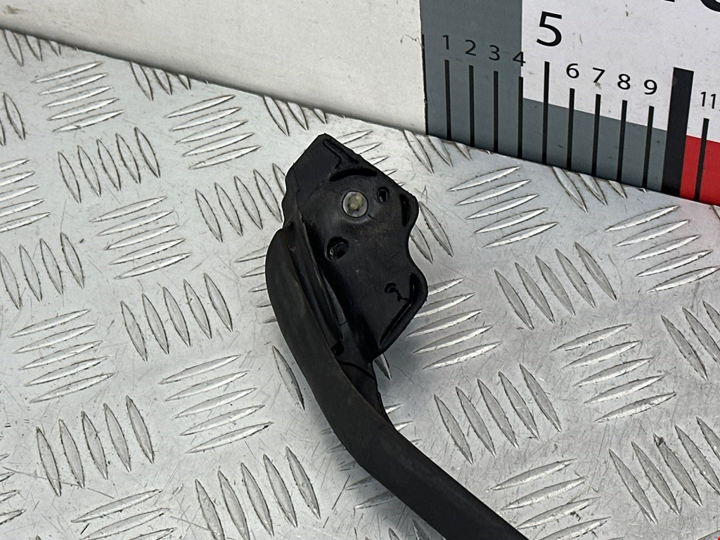 Уплотнитель двери TESLA Model S I 2012-н.в.