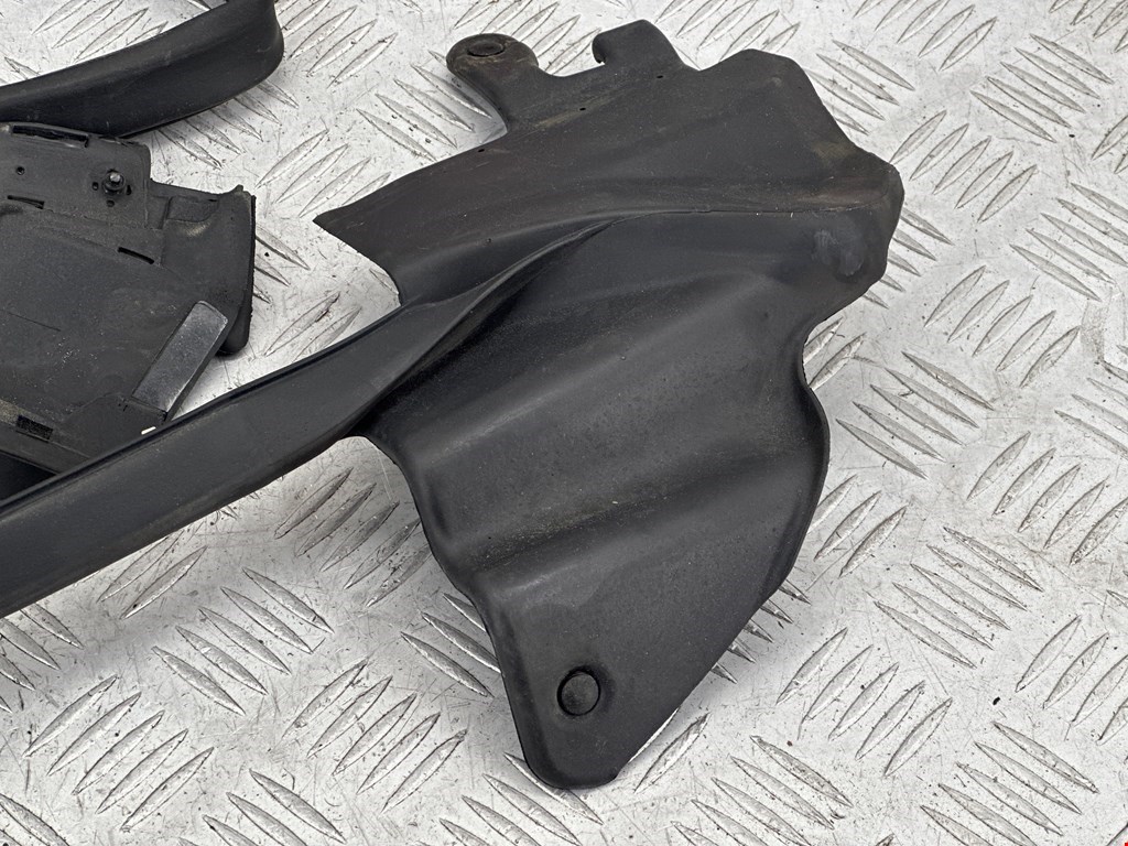 Уплотнитель двери TESLA Model S I 2012-н.в.