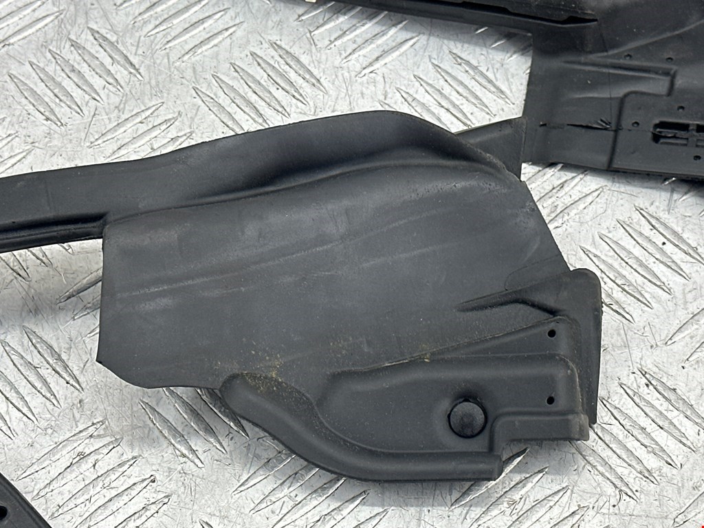 Уплотнитель двери TESLA Model S I 2012-н.в.