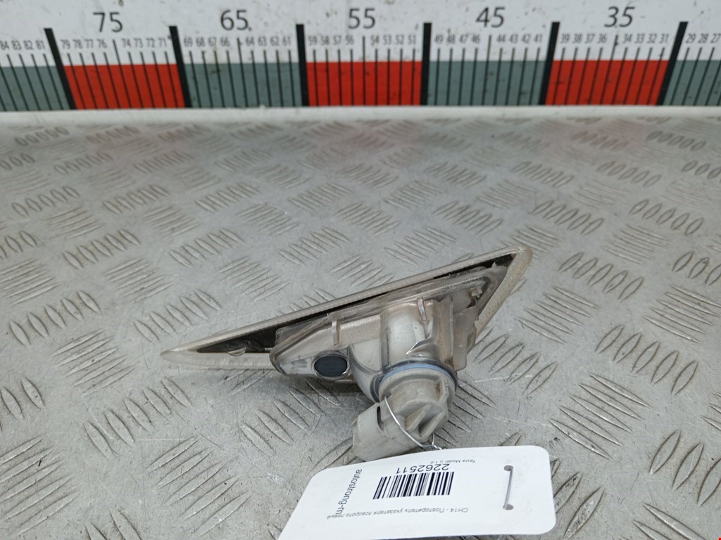 Повторитель на крыло TESLA Model S I 2012-н.в.