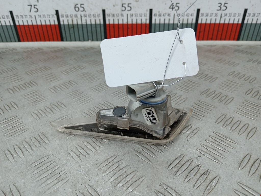 Повторитель на крыло TESLA Model S I 2012-н.в.