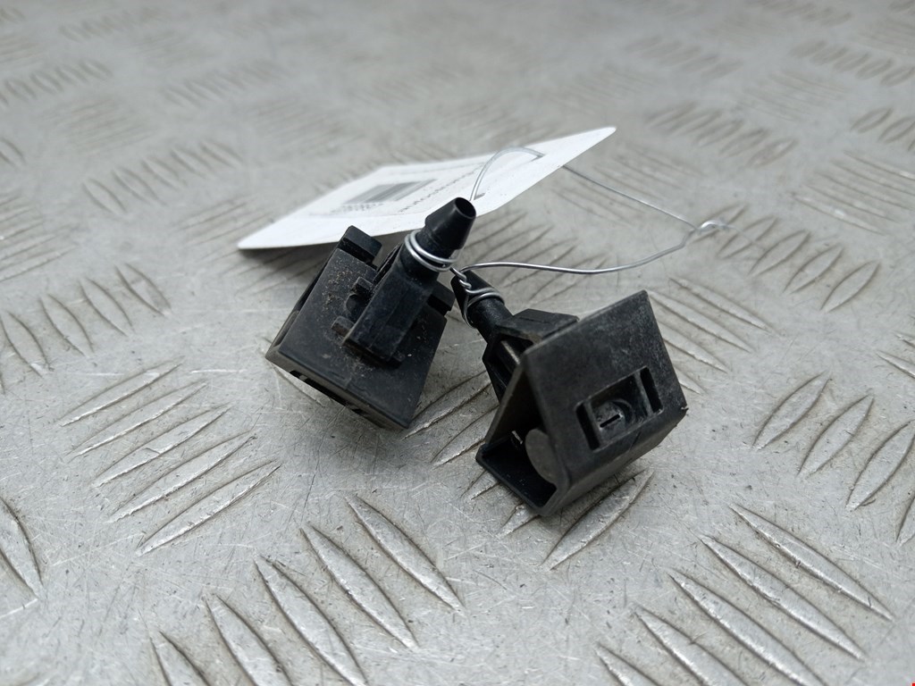 Форсунка омывателя лобового стекла NISSAN Qashqai J10 2006-2013