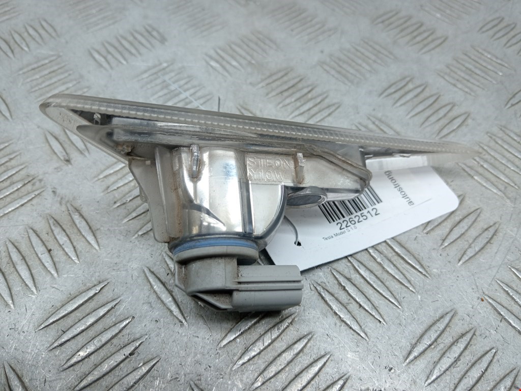 Повторитель на крыло TESLA Model S I 2012-н.в.