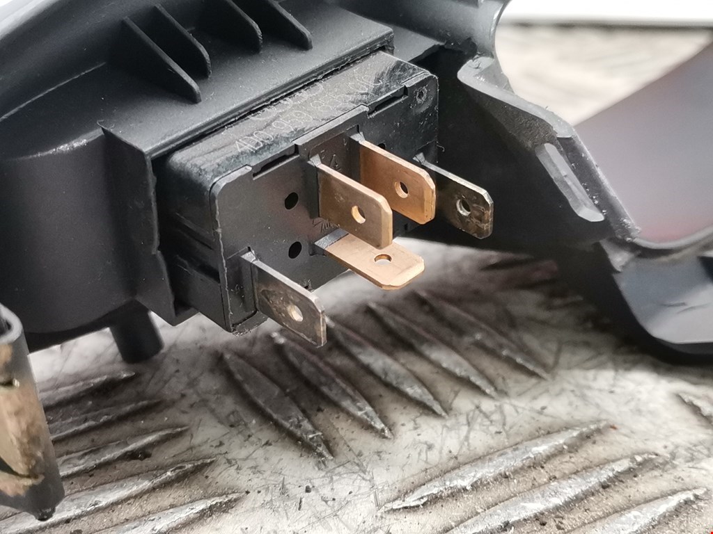 Кнопка стеклоподъемника AUDI A4 B5 1995-2001