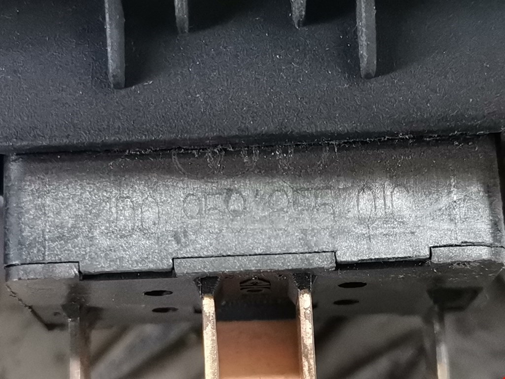 Кнопка стеклоподъемника AUDI A4 B5 1995-2001