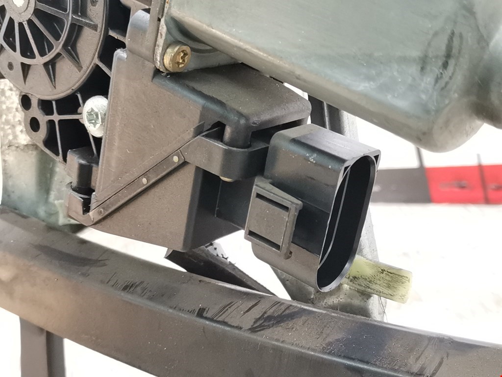 Стеклоподъемник передний правый AUDI A4 B5 1995-2001