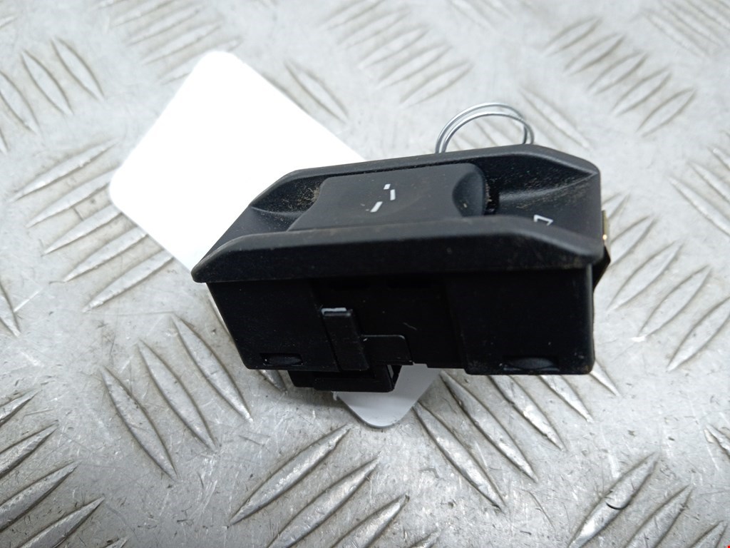 Кнопка люка BMW 5-Series (E60/E61) (2003-2010)