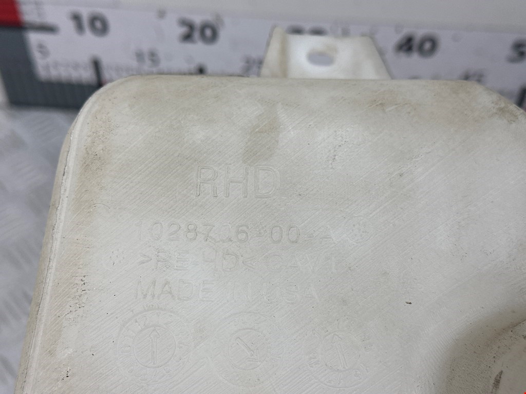 Бачок омывателя TESLA Model S I 2012-н.в.