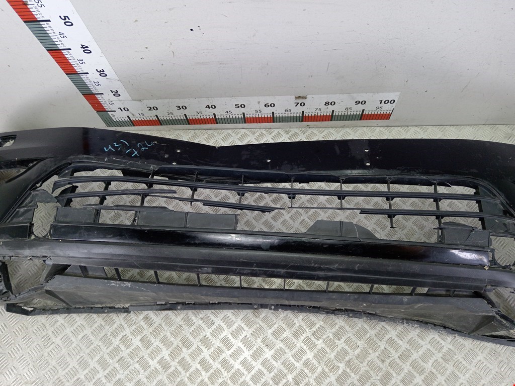 Бампер передний VOLKSWAGEN Touareg 2010-2018