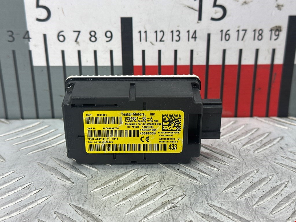 Блок контроля давления в шинах (RDC) Tesla Model S (2012-2023)
