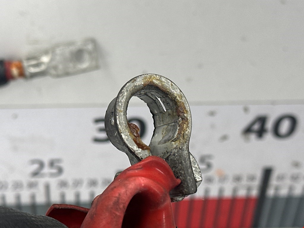 Клемма аккумулятора (плюс) + TESLA Model S I 2012-н.в.