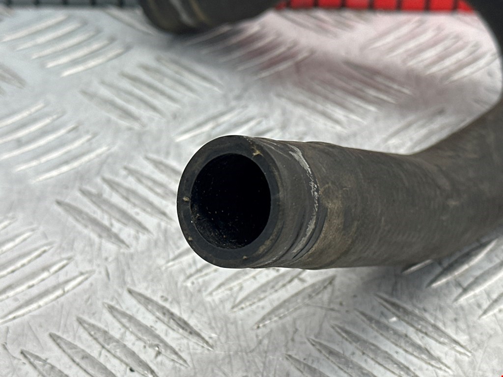 Патрубок VOLKSWAGEN Touran 2003-2010