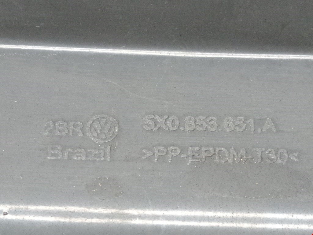 Решетка радиатора VOLKSWAGEN Golf VII 2012-2020