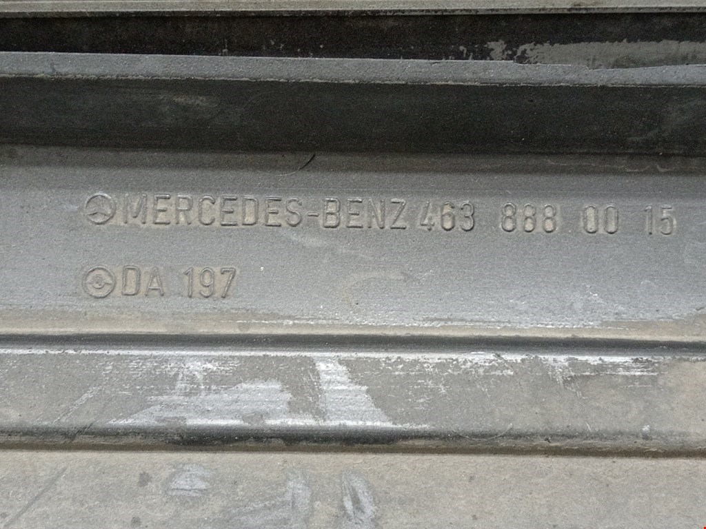 Решетка радиатора MERCEDES-BENZ G-Class W463 1990-2018