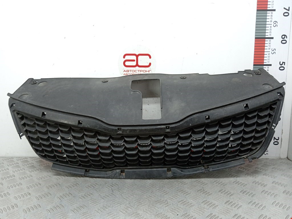 Решетка радиатора KIA Rio III 2011-2017