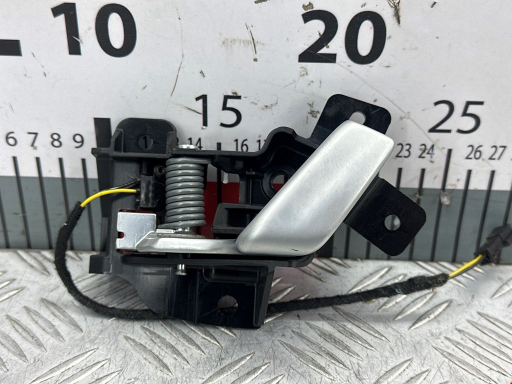 Ручка дверная задняя внутренняя левая TESLA Model S I 2012-н.в.