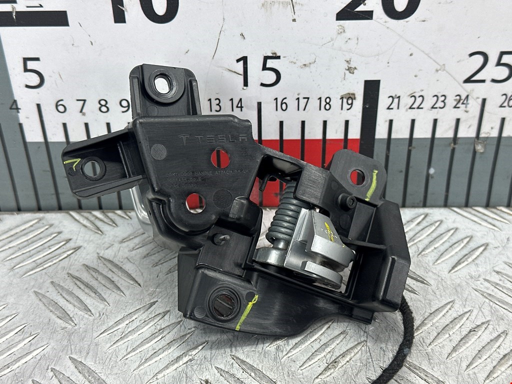 Ручка дверная задняя внутренняя левая TESLA Model S I 2012-н.в.