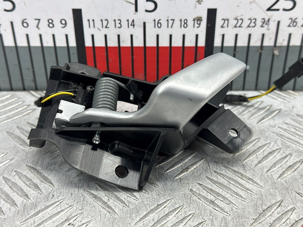 Ручка дверная задняя внутренняя левая TESLA Model S I 2012-н.в.