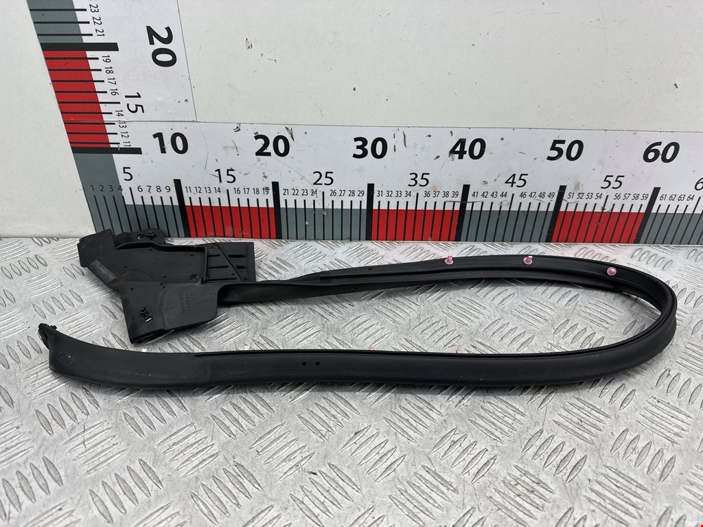 Уплотнитель двери TESLA Model S I 2012-н.в.