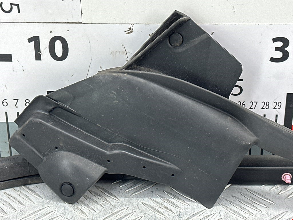 Уплотнитель двери TESLA Model S I 2012-н.в.