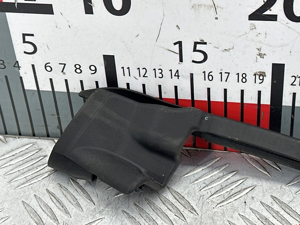 Уплотнитель двери TESLA Model S I 2012-н.в.