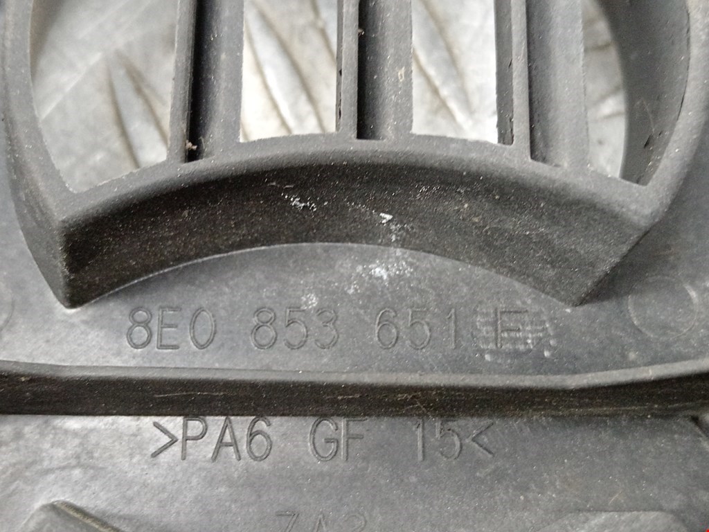 Решетка радиатора AUDI A4 B6 2001-2005