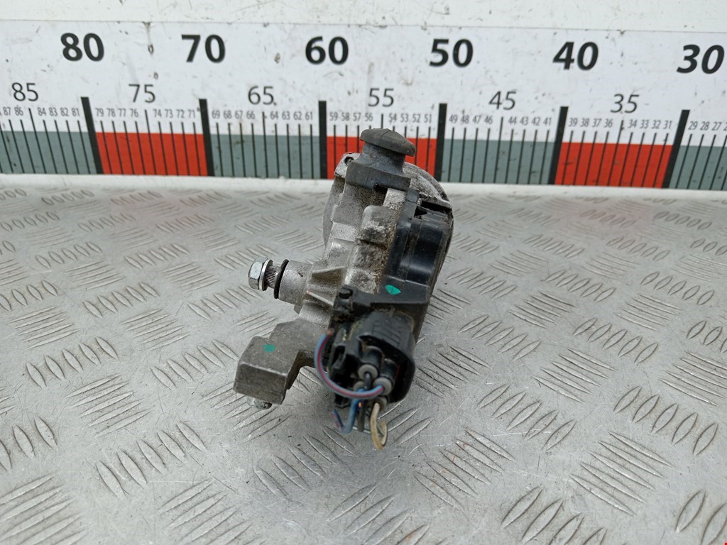 Моторчик стеклоочистителя передний TOYOTA Corolla E120 2001-2006