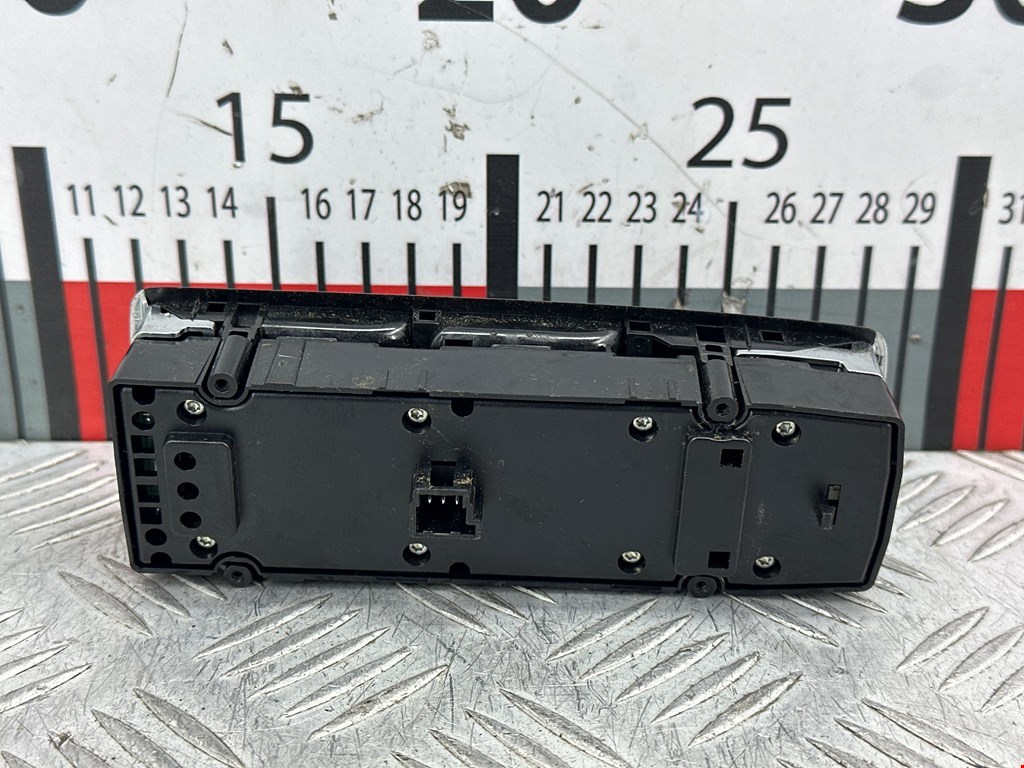 Блок управления стеклоподъемниками TESLA Model S I 2012-н.в.