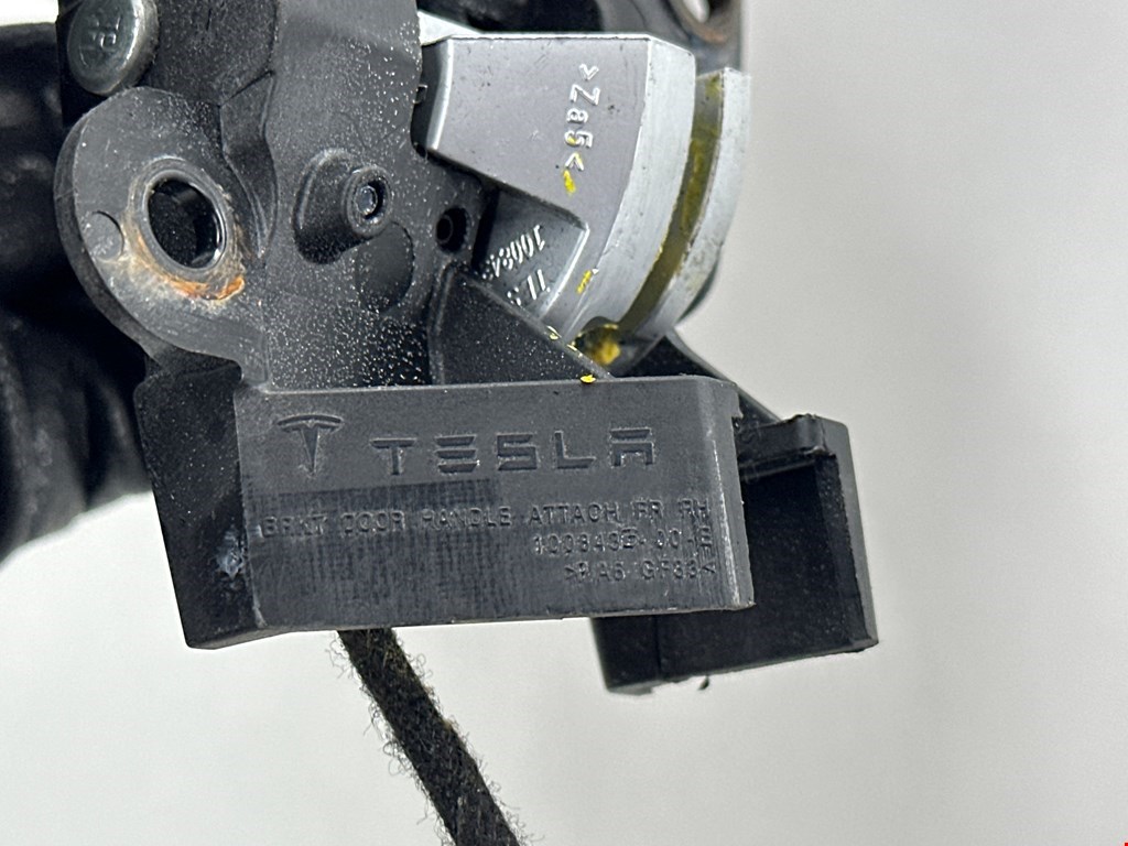 Ручка дверная передняя внутренняя правая TESLA Model S I 2012-н.в.