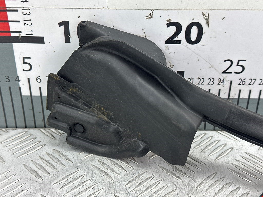 Уплотнитель двери TESLA Model S I 2012-н.в.