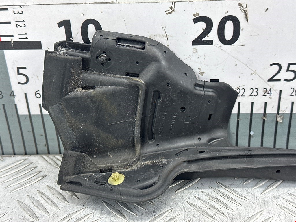 Уплотнитель двери TESLA Model S I 2012-н.в.