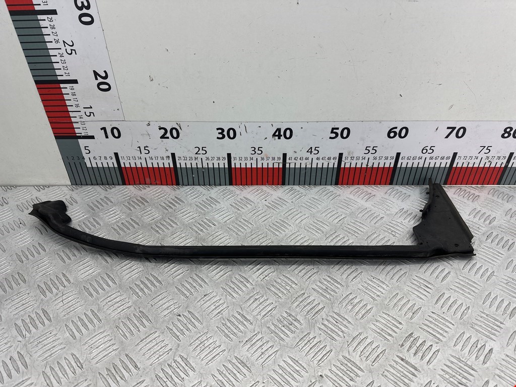 Уплотнитель двери TESLA Model S I 2012-н.в.