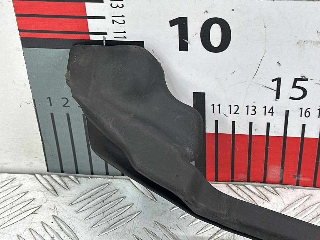 Уплотнитель двери TESLA Model S I 2012-н.в.