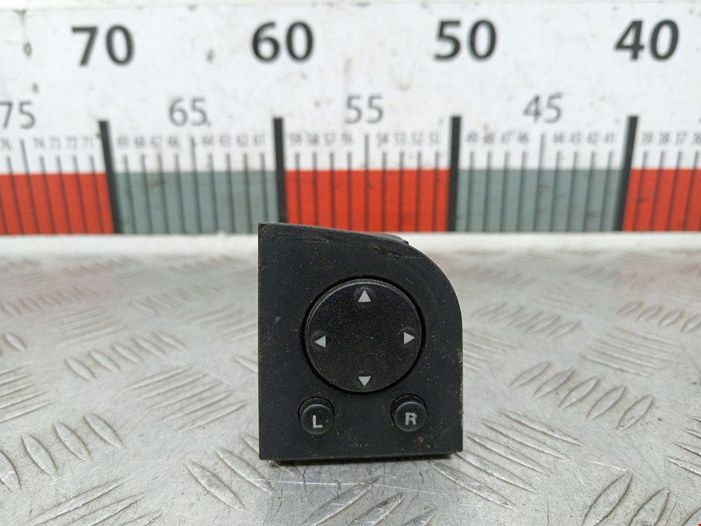 Блок управления зеркалами AUDI 80 B4 1991-1996