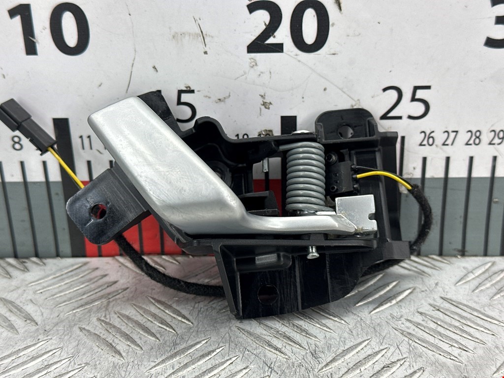 Ручка дверная задняя внутренняя правая TESLA Model S I 2012-н.в.