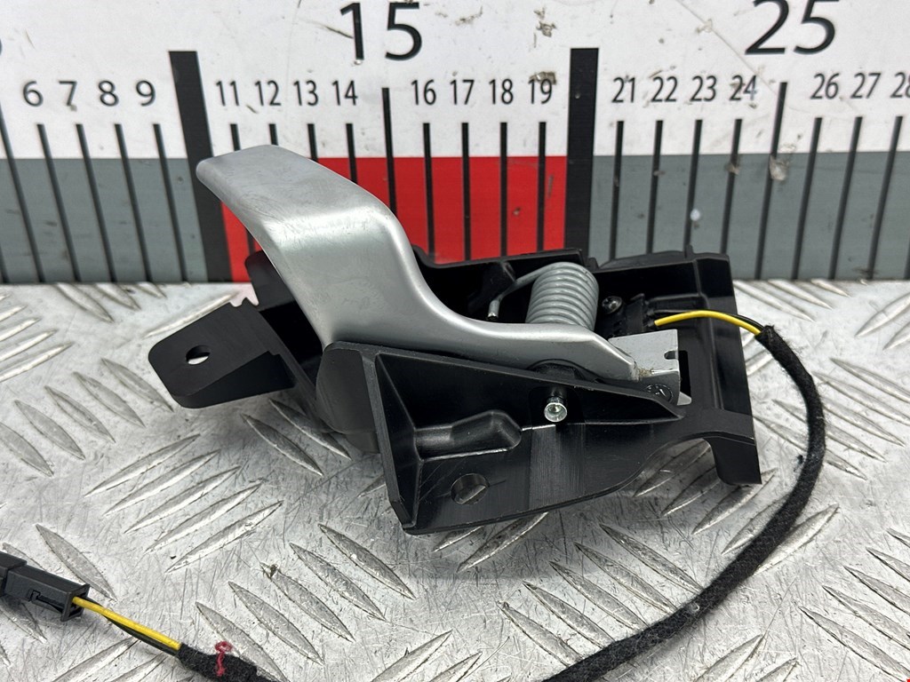 Ручка дверная задняя внутренняя правая TESLA Model S I 2012-н.в.