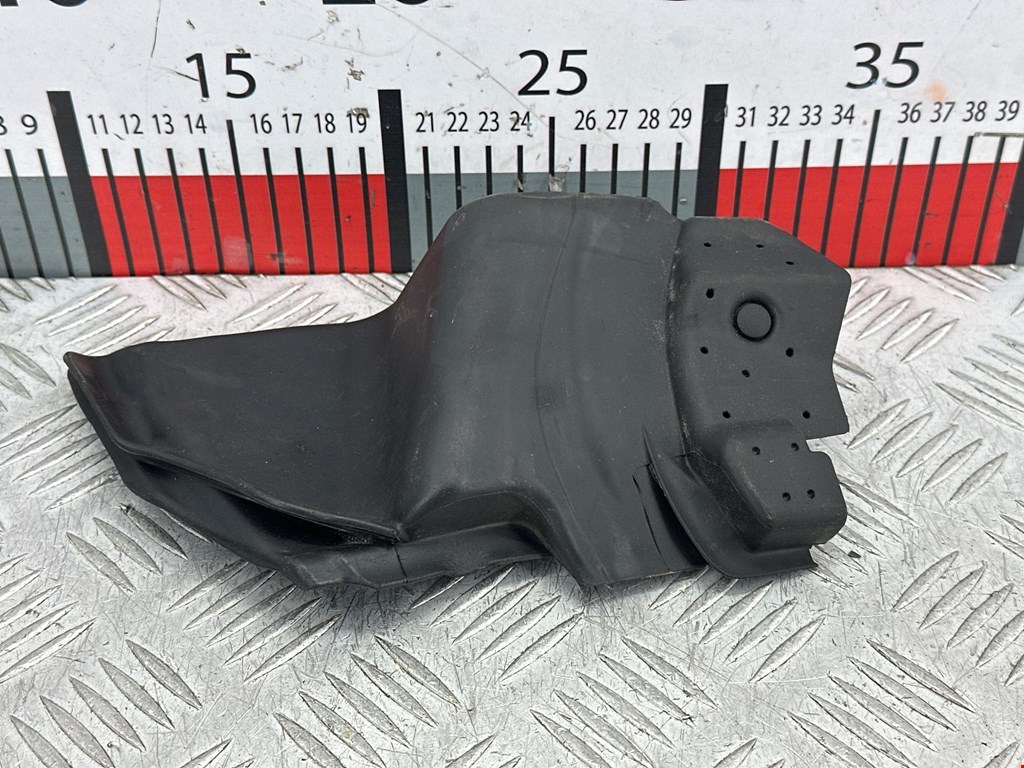 Уплотнитель двери TESLA Model S I 2012-н.в.